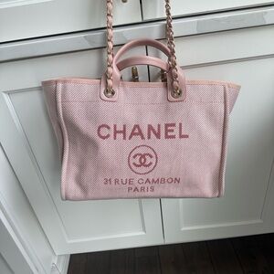 CHANEL Deauville tote